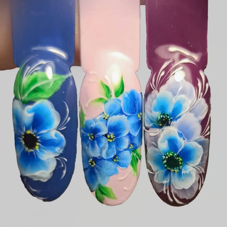 Цветя на нокти с плоска четка и акрилни бои - One Stroke техника
